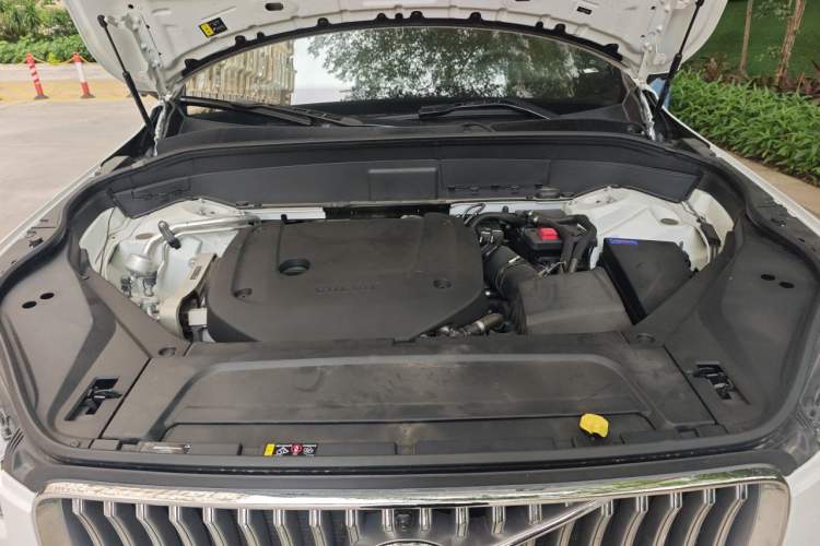 Used Volvo XC90 2024 B6 Zhiyi Luxury 7-Seater Engine Bay