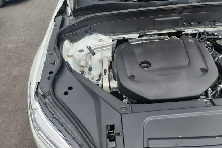 Used Volvo XC90 2024 B6 Zhiyi Luxury 7-Seater Engine Bay Right