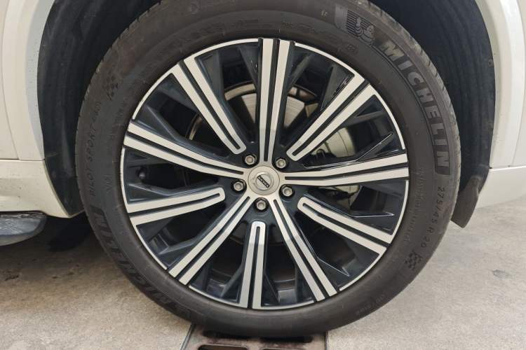 Used Volvo XC90 2024 B6 Zhiyi Luxury 7-Seater Right Front Wheel Hub