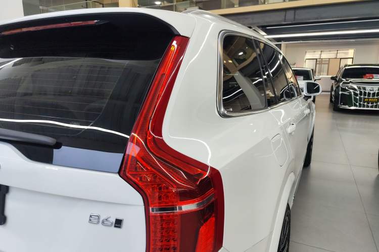 Used Volvo XC90 2024 B6 Zhiya Luxury 7-Seater Right Rear Taillight