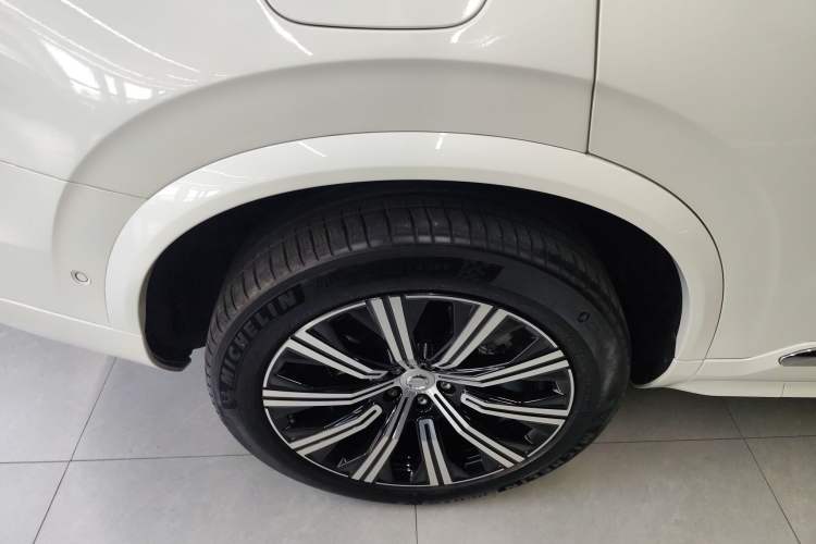 Used Volvo XC90 2024 B6 Zhiya Luxury 7-Seater Right Rear Wheel Hub