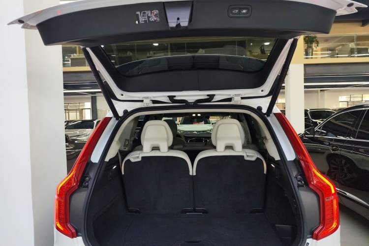 Used Volvo XC90 2024 B6 Zhiya Luxury 7-Seater Trunk