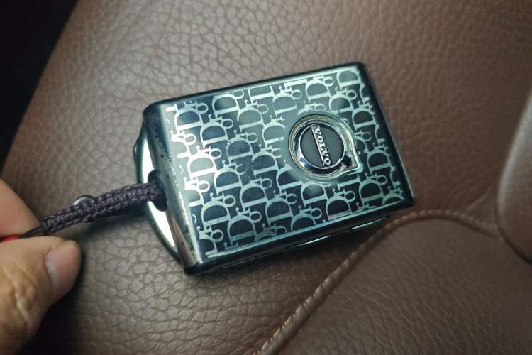 Used Volvo XC90 2024 B6 Zhiyi Luxury 7-Seater Vehicle Key