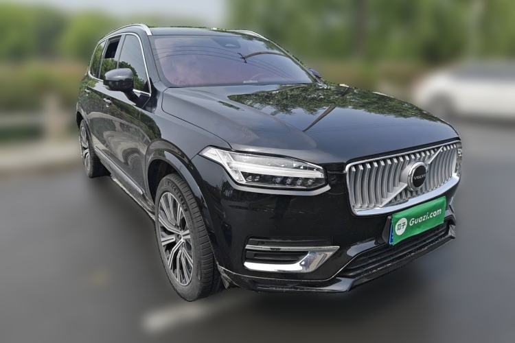 Used Volvo XC90 2025 B5 SmartDrive Luxury Edition 5 Seats Front Right 45 Deg
