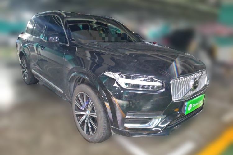 Used Volvo XC90 2025 B5 SmartDrive Luxury Edition 5 Seats Front Right 45 Deg