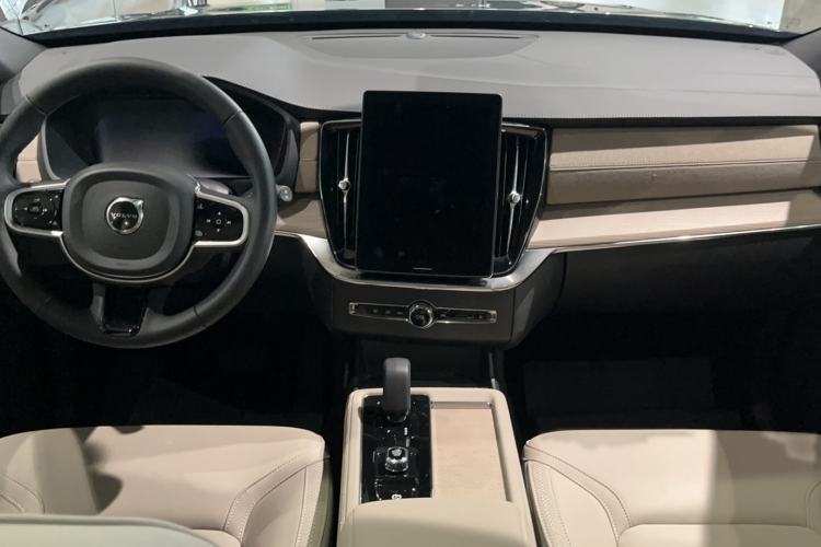 Used Volvo XC90 2025 Facelifted B5 Zhiyi Luxury Edition 5 Seats Interior 3