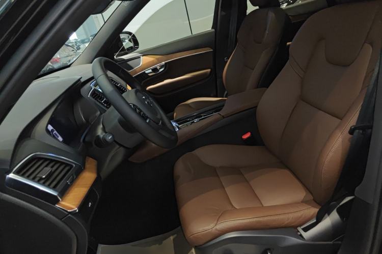 Used Volvo XC90 2025 B5 SmartDrive Luxury Edition 7-Seater Left Front Seat