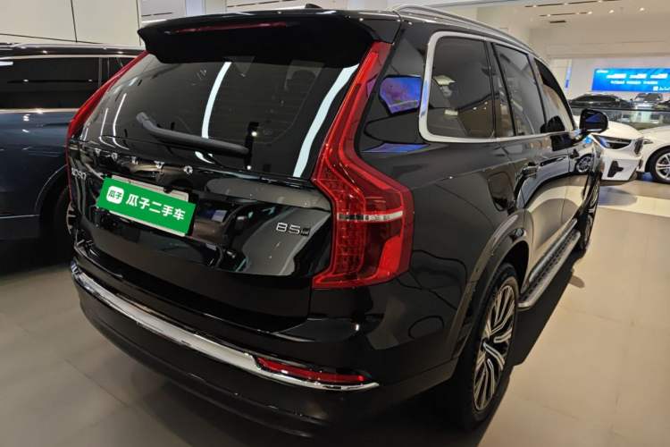 Used Volvo XC90 2025 B5 SmartDrive Luxury Edition 7-Seater Rear Right 45 Deg