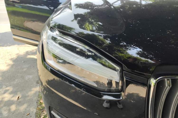 Used Volvo XC90 2025 B5 SmartDrive Luxury Edition 5 Seats Right Front Headlight