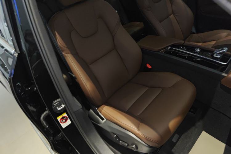 Used Volvo XC90 2025 B5 SmartDrive Luxury Edition 7-Seater Right Front Seat
