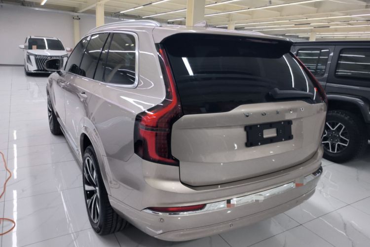Used Volvo XC90 2025 Facelifted B6 Zhiyuan Luxury Version with 6 Seats Rear Left 45 Deg