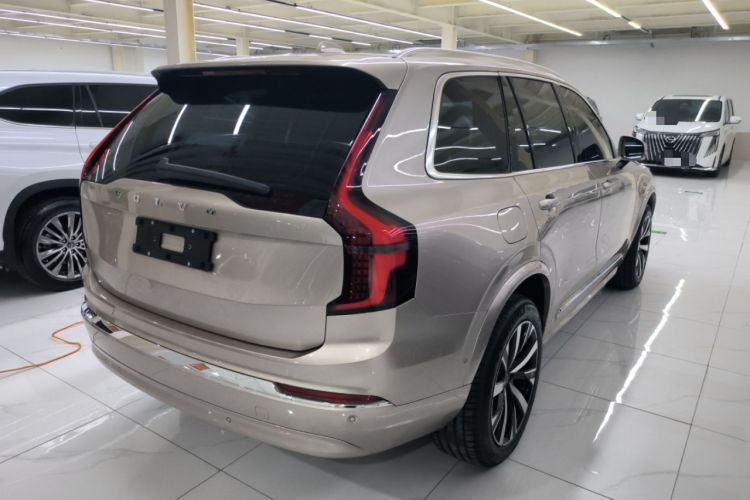 Used Volvo XC90 2025 Facelifted B6 Zhiyuan Luxury Version with 6 Seats Rear Right 45 Deg