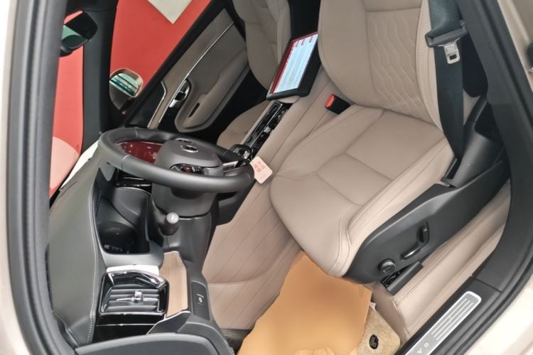 Used Volvo XC90 2025 Facelifted B5 Zhiyi Luxury Edition 5 Seats Left Front Seat