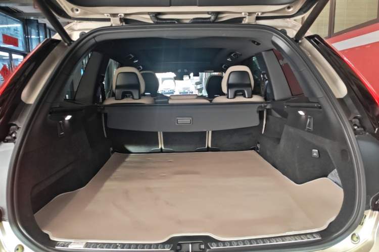Used Volvo XC90 2025 Facelifted B5 Zhiyi Luxury Edition 5 Seats Trunk