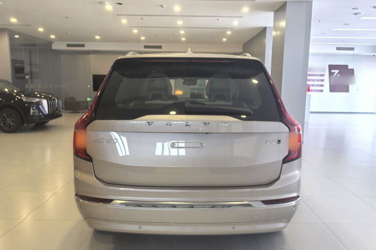 Used Volvo XC90 2025 Facelifted B6 Zhiyuan Luxury Version with 6 Seats Exterior 5
