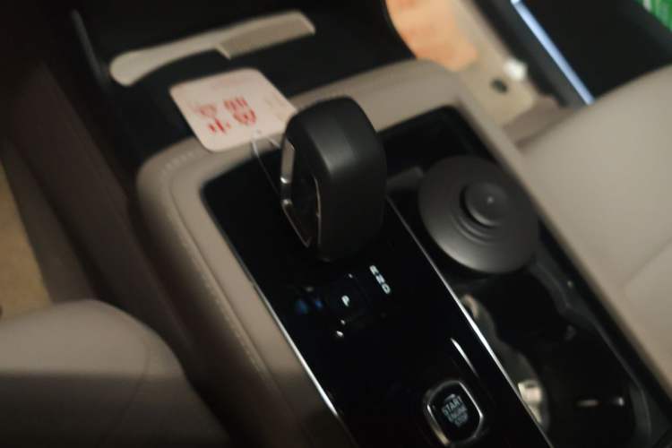 Used Volvo XC90 2025 Facelifted B5 Zhiyi Luxury Edition 5 Seats Gear Lever