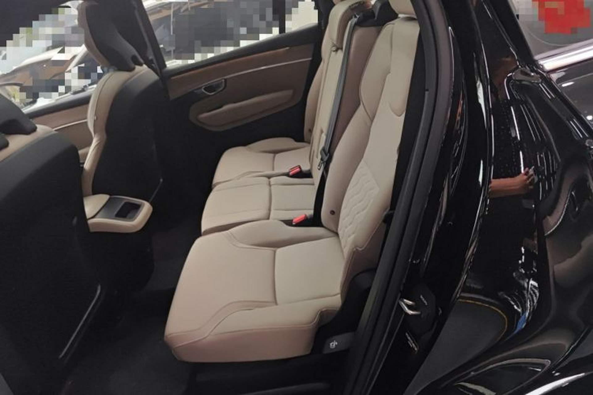 Used Volvo XC90 2026 B5 All-Wheel-Drive Smart Comfort Luxury 5-Seater Left Rear Seat
