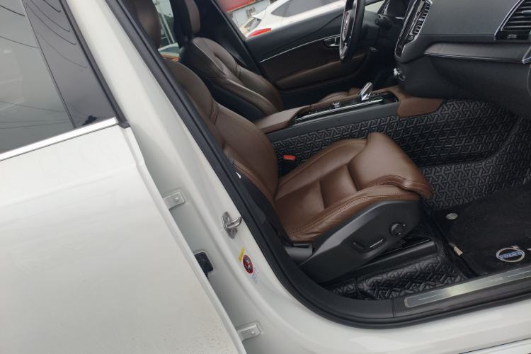Used Volvo XC90 New Energy 2021 E-Drive Hybrid T8 Luxury Flagship 7-Seater Right Front Seat