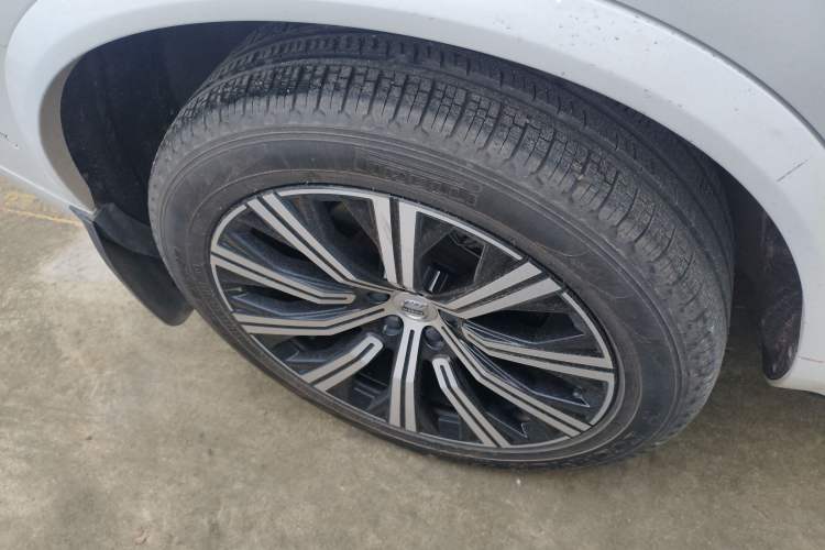 Used Volvo XC90 New Energy 2021 E-Drive Hybrid T8 Luxury Flagship 7-Seater Right Rear Wheel Hub