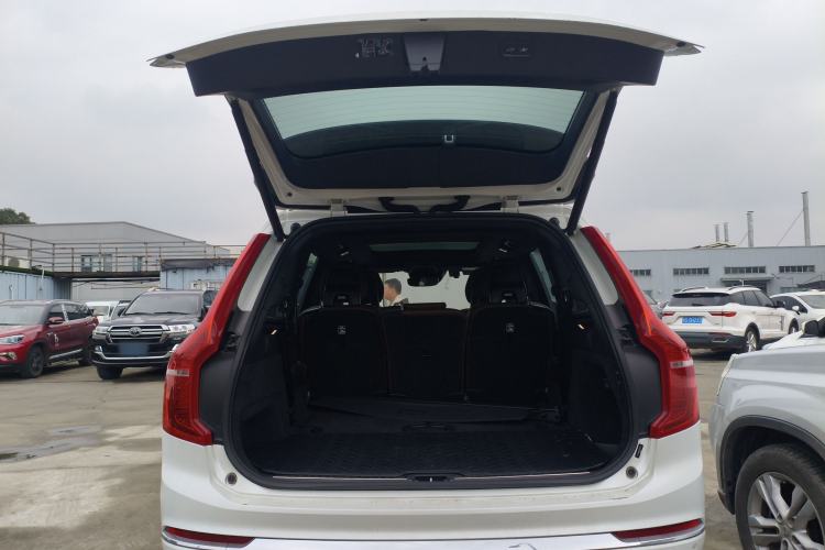 Used Volvo XC90 New Energy 2021 E-Drive Hybrid T8 Luxury Flagship 7-Seater Trunk