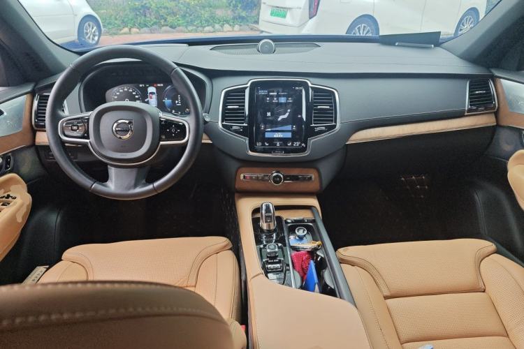 Used Volvo XC90 New Energy 2017 E-Drive Hybrid T8 Prestige 7-Seater Center Console