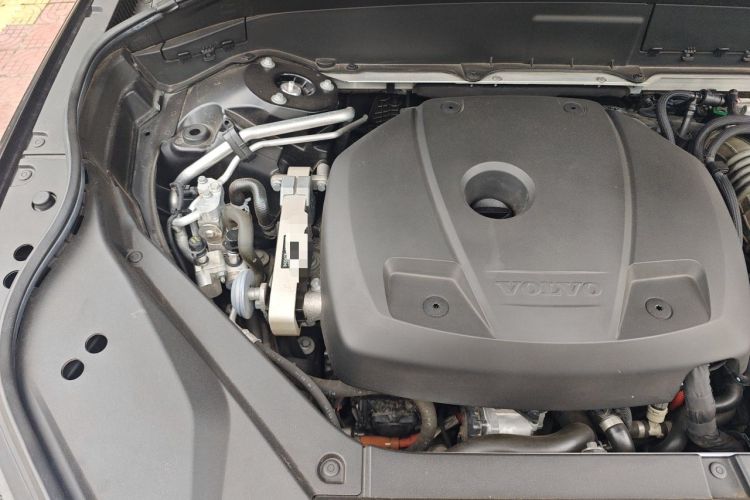 Used Volvo XC90 New Energy 2017 E-Drive Hybrid T8 Prestige 7-Seater Engine Bay Right