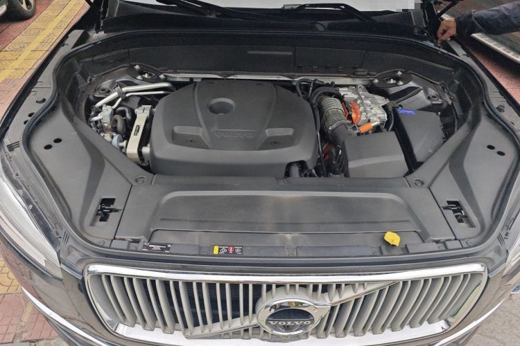 Used Volvo XC90 New Energy 2017 E-Drive Hybrid T8 Prestige 7-Seater Engine Bay