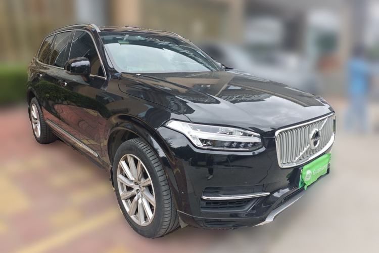 Used Volvo XC90 New Energy 2017 E-Drive Hybrid T8 Prestige 7-Seater Front Right 45 Deg