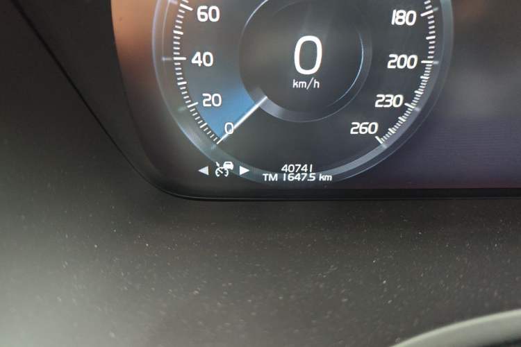 Used Volvo XC90 New Energy 2017 E-Drive Hybrid T8 Prestige 7-Seater Odometer Close Up