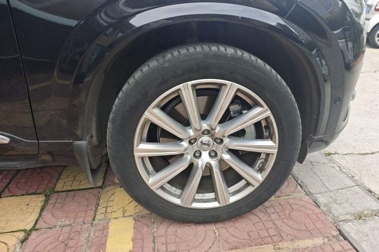 Used Volvo XC90 New Energy 2017 E-Drive Hybrid T8 Prestige 7-Seater Right Front Wheel Hub