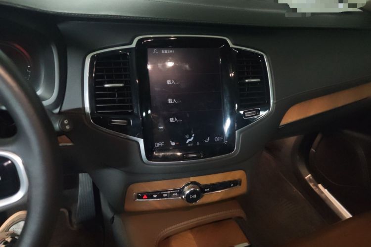 Used Volvo XC90 New Energy 2018 E-Drive Hybrid T8 Prestige 7-Seater Audio And AC Panel