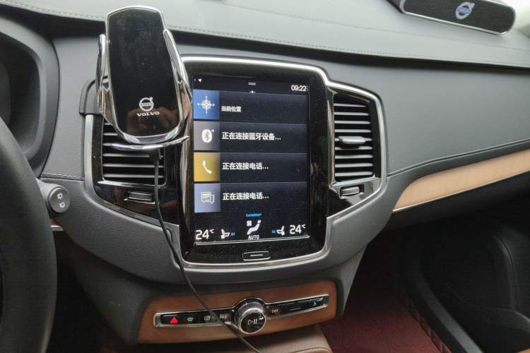 Used Volvo XC90 New Energy 2018 E-Drive Hybrid T8 Prestige 7-Seater Audio And AC Panel