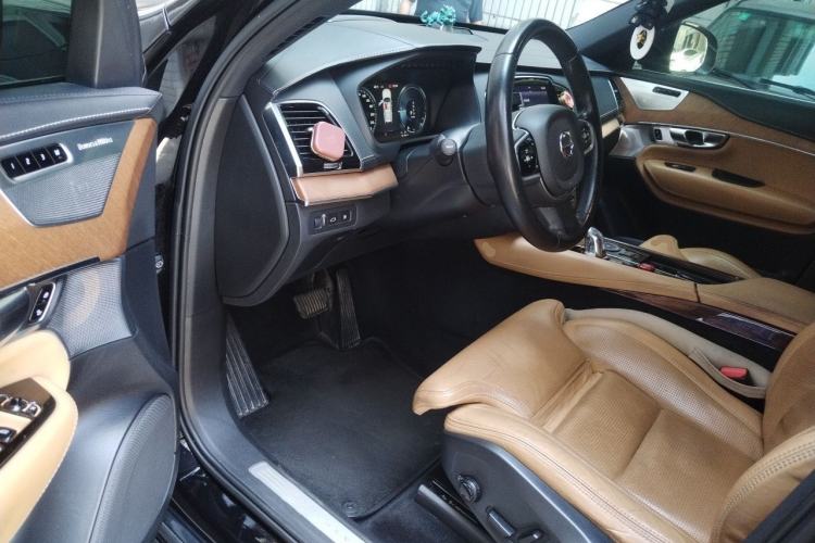 Used Volvo XC90 New Energy 2018 E-Drive Hybrid T8 Prestige 7-Seater Driver Seat