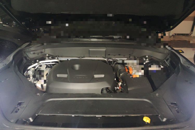 Used Volvo XC90 New Energy 2018 E-Drive Hybrid T8 Prestige 7-Seater Engine Bay