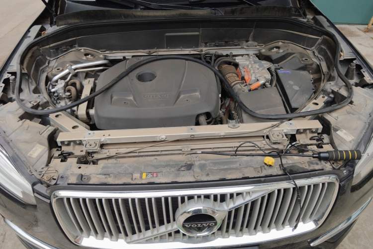 Used Volvo XC90 New Energy 2018 E-Drive Hybrid T8 Prestige 7-Seater Engine Bay