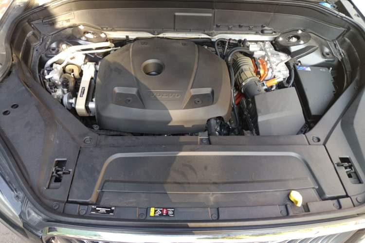 Used Volvo XC90 New Energy 2018 E-Drive Hybrid T8 Prestige 7-Seater Engine Bay