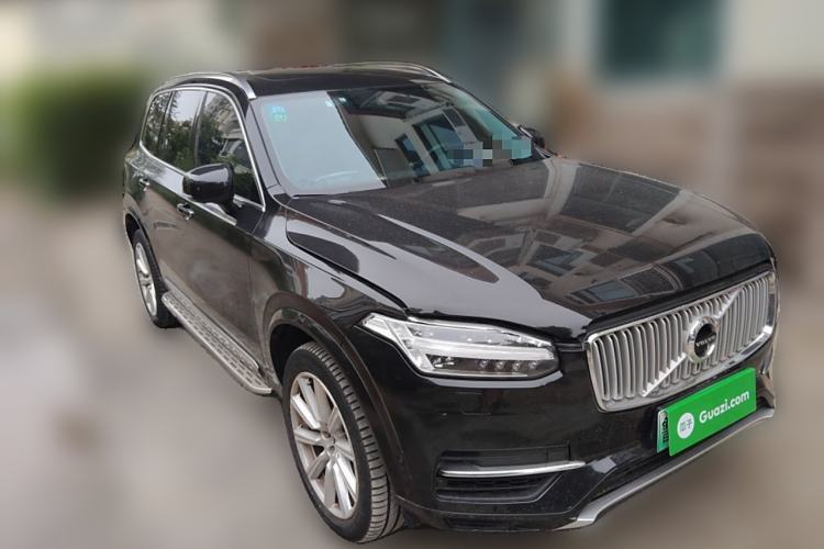 Used Volvo XC90 New Energy 2018 E-Drive Hybrid T8 Prestige 7-Seater Front Right 45 Deg