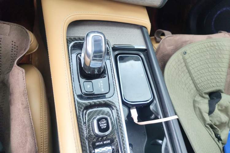 Used Volvo XC90 New Energy 2018 E-Drive Hybrid T8 Prestige 7-Seater Gear Lever