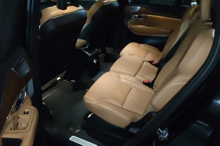 Used Volvo XC90 New Energy 2018 E-Drive Hybrid T8 Prestige 7-Seater Left Rear Seat