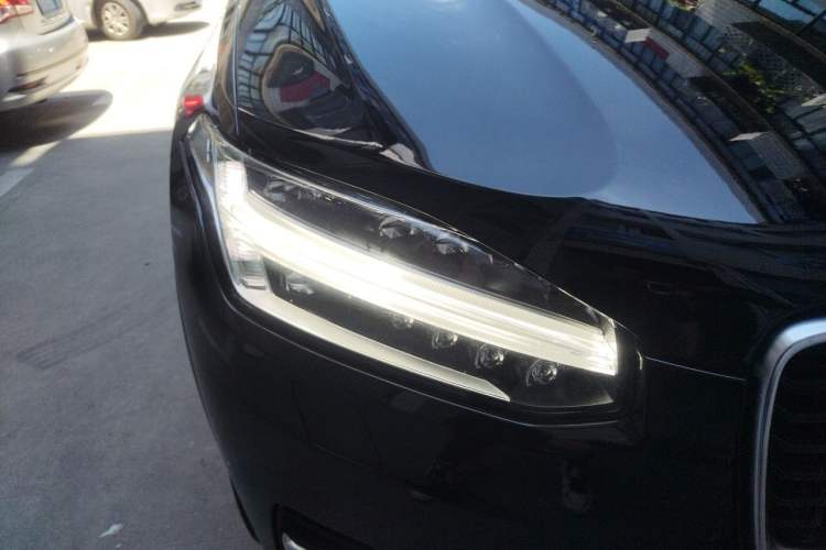 Used Volvo XC90 New Energy 2018 E-Drive Hybrid T8 Prestige 7-Seater Right Front Headlight