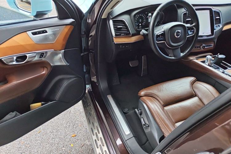 Used Volvo XC90 New Energy 2018 E-Drive Hybrid T8 Prestige 7-Seater Driver Seat