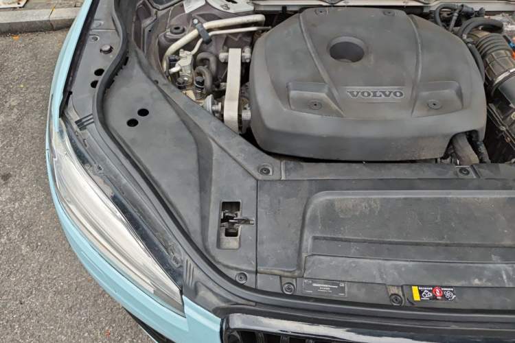 Used Volvo XC90 New Energy 2018 E-Drive Hybrid T8 Prestige 7-Seater Engine Bay Right
