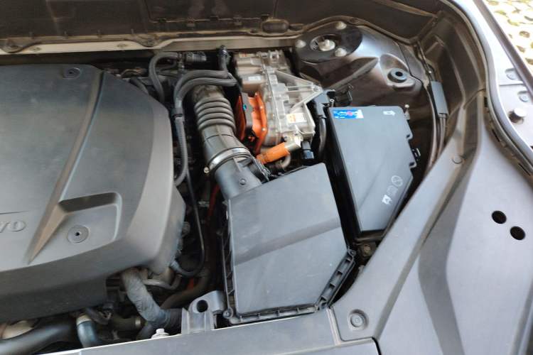 Used Volvo XC90 New Energy 2018 E-Drive Hybrid T8 Prestige 7-Seater Engine Bay Left