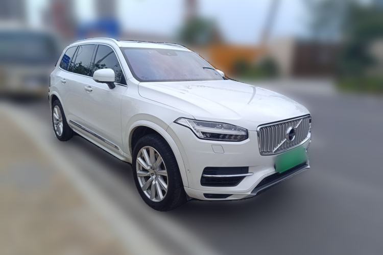 Used Volvo XC90 New Energy 2018 E-Drive Hybrid T8 Prestige 7-Seater Front Right 45 Deg