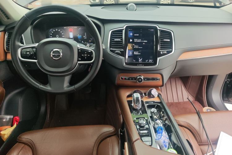 Used Volvo XC90 New Energy 2019 E-Drive Hybrid T8 Luxury Edition 7-Seater China V Standard Center Console