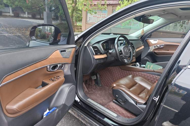 Used Volvo XC90 New Energy 2019 E-Drive Hybrid T8 Prestige 7-Seater China VI Standard Driver Seat