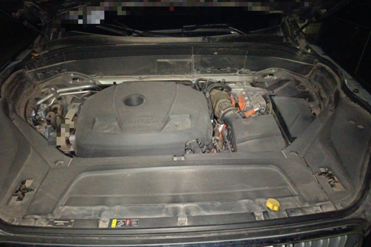 Used Volvo XC90 New Energy 2019 E-Drive Hybrid T8 Prestige 7-Seater China VI Standard Engine Bay