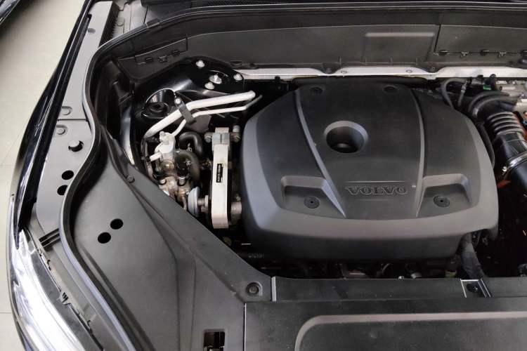 Used Volvo XC90 New Energy 2019 E-Drive Hybrid T8 Prestige 7-Seater China VI Standard Engine Bay Right