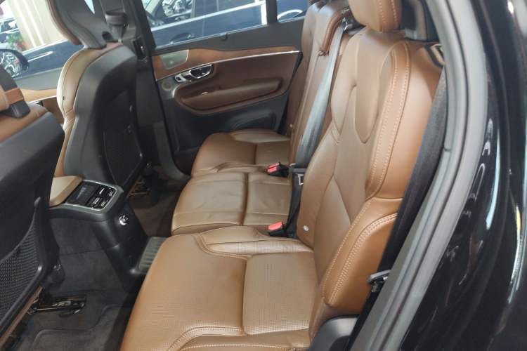 Used Volvo XC90 New Energy 2019 E-Drive Hybrid T8 Prestige 7-Seater China VI Standard Interior 4