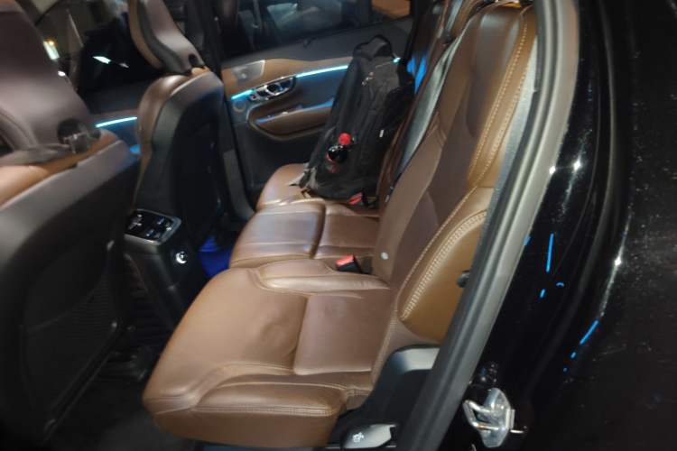 Used Volvo XC90 New Energy 2019 E-Drive Hybrid T8 Luxury Edition 7-Seater China V Standard Left Rear Seat